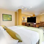 Bull Astoria فندق 3*