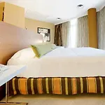 Bull Astoria فندق 3*