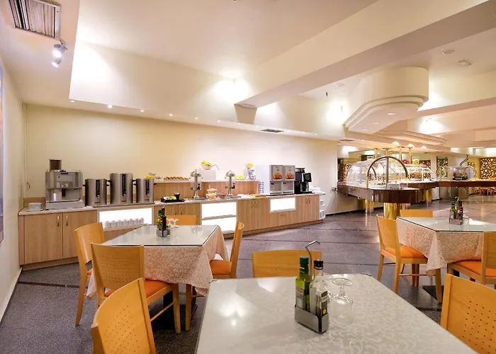 Bull Astoria Hotell 3*