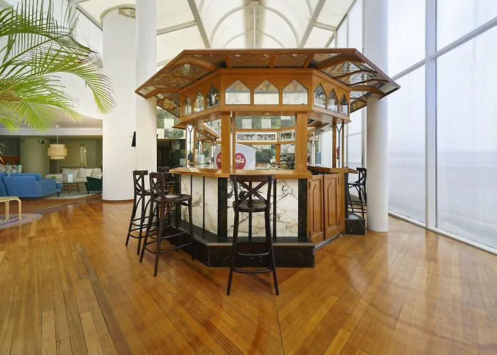 Bull Astoria Hotell 3*